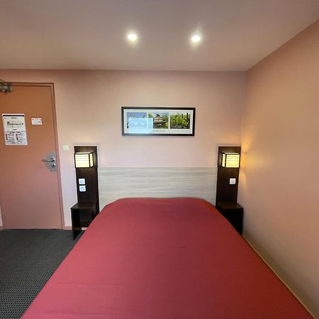 Brit Hotel St-Quentin/Nord Fayet  Екстериор снимка